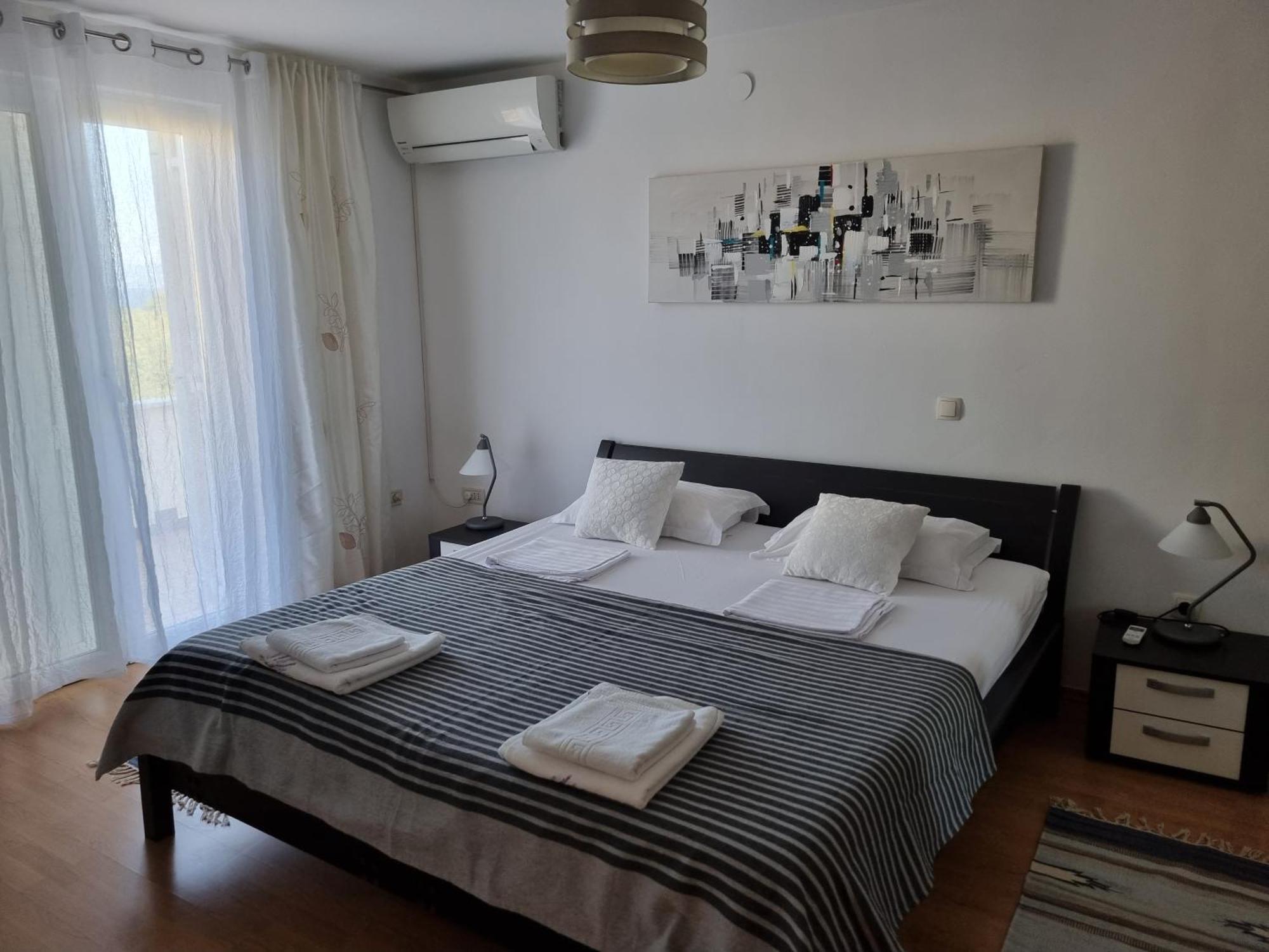 Apartments Miro オミサリ エクステリア 写真
